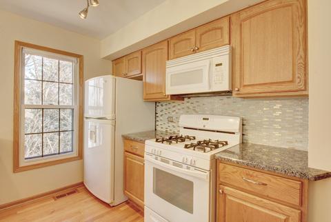 2326 Robin Ln, Elgin, IL 60123 photo 8