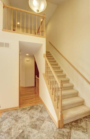 2326 Robin Ln, Elgin, IL 60123 photo 3