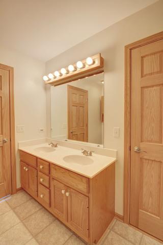 2326 Robin Ln, Elgin, IL 60123 photo 17