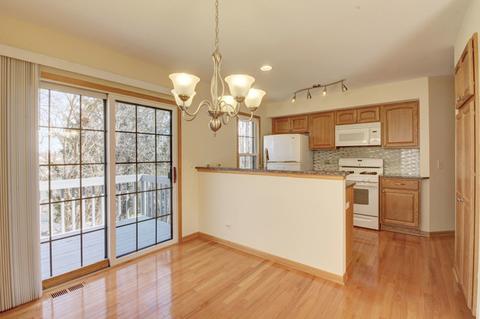 2326 Robin Ln, Elgin, IL 60123 photo 7