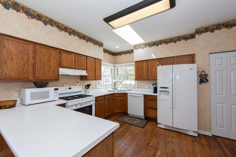 2403 Pine Crest Ct, Spring Grove, IL 60081 photo 9