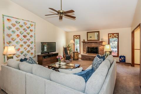 1293 Wolff Ave, Elgin, IL 60123 photo 5