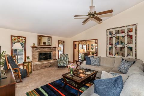 1293 Wolff Ave, Elgin, IL 60123 photo 6
