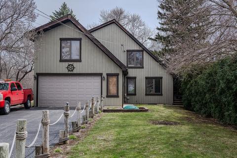 2806 S Riverside Dr, Mchenry, IL 60050 photo 2