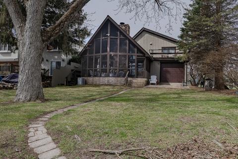 2806 S Riverside Dr, Mchenry, IL 60050 photo 1