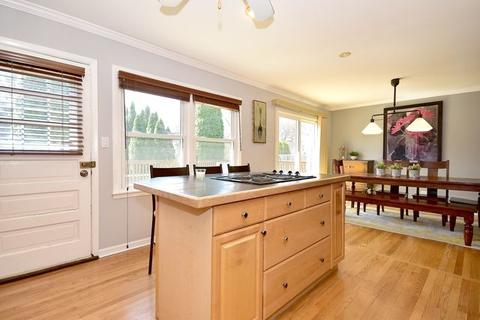 1103 Juniper Ln, Mount Prospect, IL 60056 photo 6