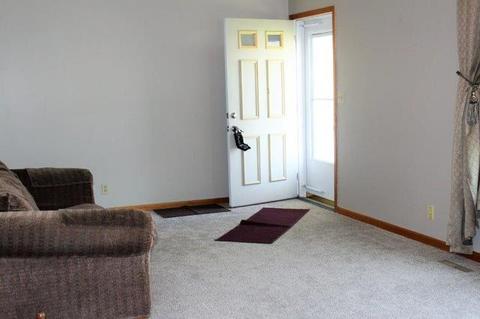 513 E Wall St, Morrison, IL 61270 photo 2