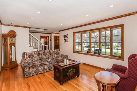 533 Hawthorne Ave, Bartlett, IL 60103 photo 5