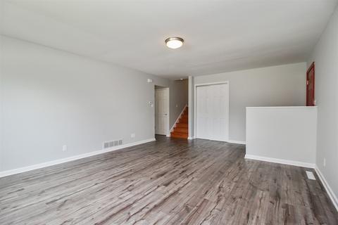 372 S Curtis Ave, Kankakee, IL 60901 photo 4