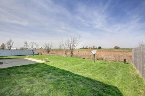 402 Deerpath St, Tolono, IL 61880 photo 8