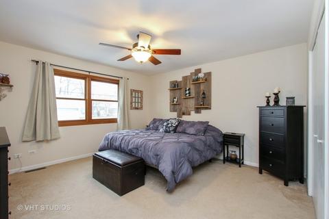 520 Santa Barbara Rd, Mchenry, IL 60051 photo 7