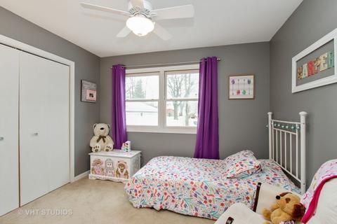 520 Santa Barbara Rd, Mchenry, IL 60051 photo 8
