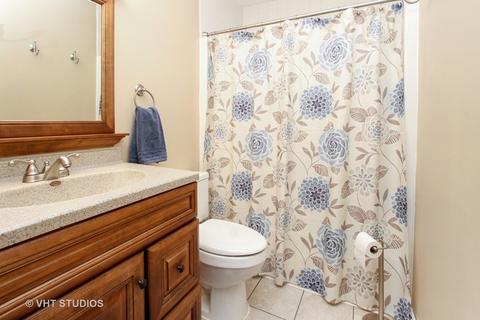 520 Santa Barbara Rd, Mchenry, IL 60051 photo 11