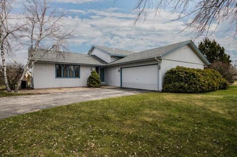 4246 Gloucester Rd, Roscoe, IL 61073 photo 2