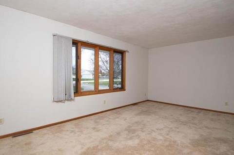 4246 Gloucester Rd, Roscoe, IL 61073 photo 6