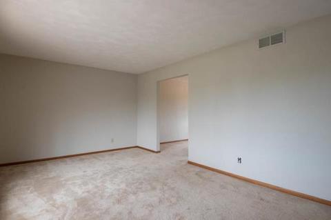 4246 Gloucester Rd, Roscoe, IL 61073 photo 7