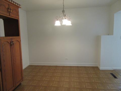 1072 Marshall Dr, Des Plaines, IL 60016 photo 6