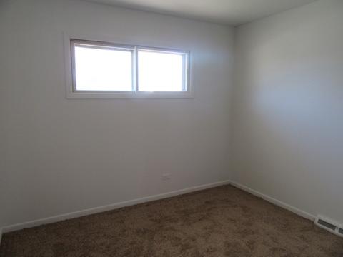 1072 Marshall Dr, Des Plaines, IL 60016 photo 11