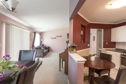 1514 Camden Ct #B2, Wheeling, IL 60090 photo 11