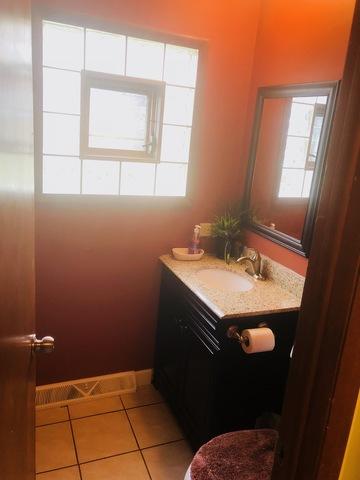 704 Jefferson Ave, Elgin, IL 60120 photo 15