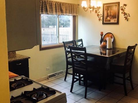 704 Jefferson Ave, Elgin, IL 60120 photo 3