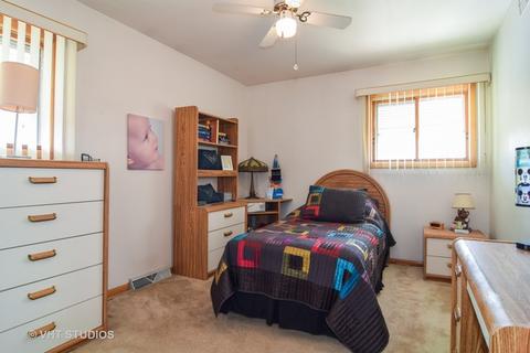 18 N School St, Addison, IL 60101 photo 7