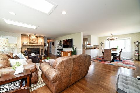 35 W257 Pearson Dr, Wayne, IL 60184 photo 6