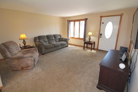 1706 Grandview Dr, Johnsburg, IL 60051 photo 3