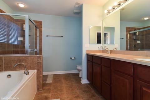 2104 Amelia Ln, Hoffman Estates, IL 60192 photo 11