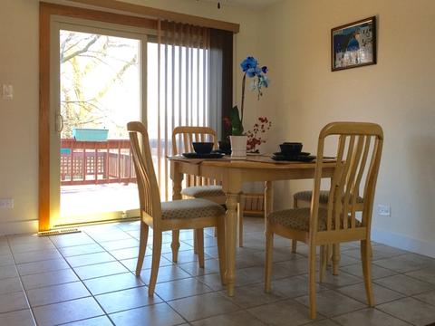 545 Amherst Ln, Hoffman Estates, IL 60169 photo 3