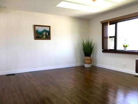 545 Amherst Ln, Hoffman Estates, IL 60169 photo 2