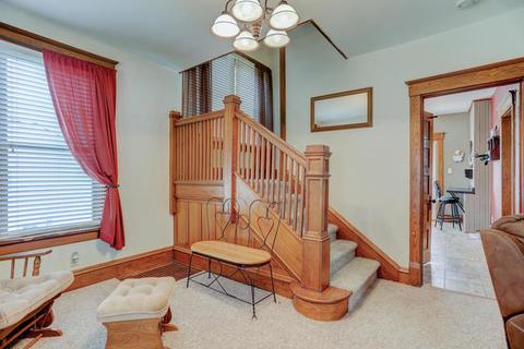 334 E Pells St, Paxton, IL 60957 photo 3