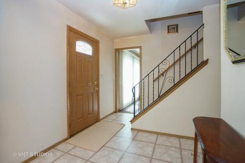 958 Willson Dr, Des Plaines, IL 60016 photo 2