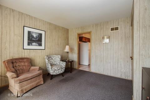 958 Willson Dr, Des Plaines, IL 60016 photo 9