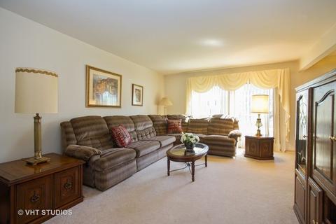 958 Willson Dr, Des Plaines, IL 60016 photo 3