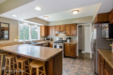 3644 Cherokee Dr, Johnsburg, IL 60051 photo 3