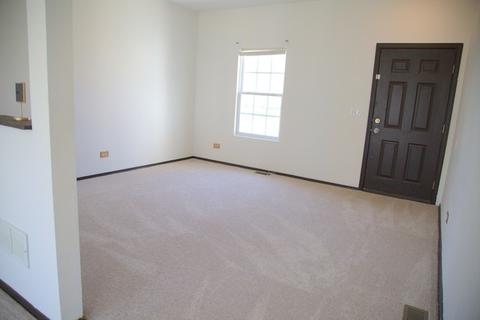 1610 Lake Pointe Dr, Plainfield, IL 60586 photo 2