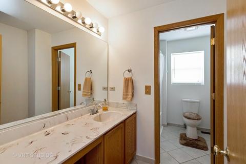 1610 Lake Pointe Dr, Plainfield, IL 60586 photo 8