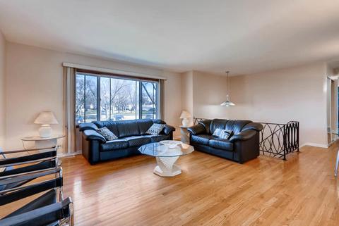 760 Devonshire Dr, Des Plaines, IL 60018 photo 5