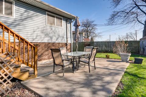760 Devonshire Dr, Des Plaines, IL 60018 photo 21