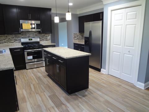 1390 Sheffield Dr, Elgin, IL 60123 photo 8