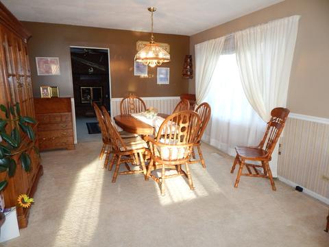 1043 W Maplewood Ln, Bartlett, IL 60103 photo 4