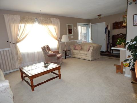 1043 W Maplewood Ln, Bartlett, IL 60103 photo 5