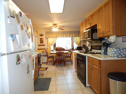 1043 W Maplewood Ln, Bartlett, IL 60103 photo 9