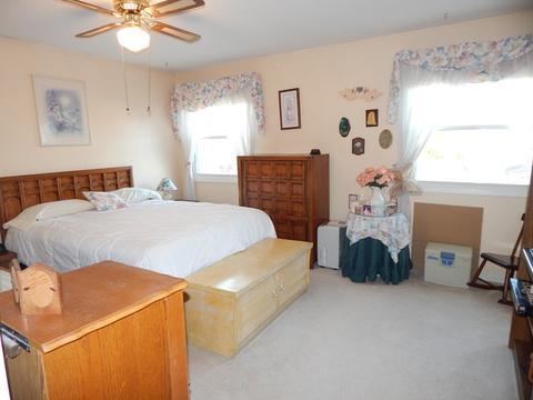 1043 W Maplewood Ln, Bartlett, IL 60103 photo 16