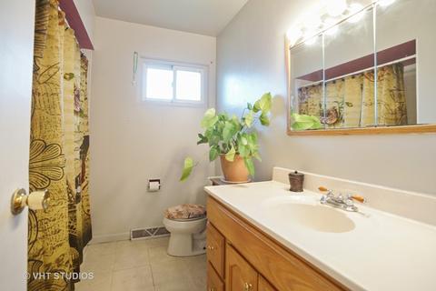 232 S Hale St, Addison, IL 60101 photo 8
