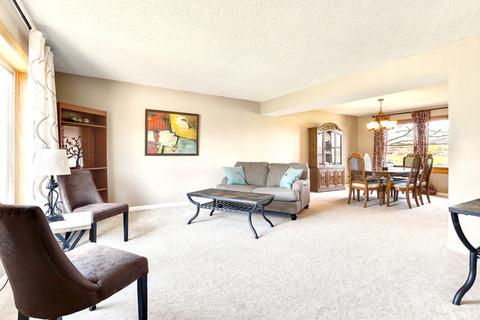 1125 Independence Dr, Bartlett, IL 60103 photo 9