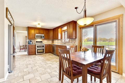1125 Independence Dr, Bartlett, IL 60103 photo 5