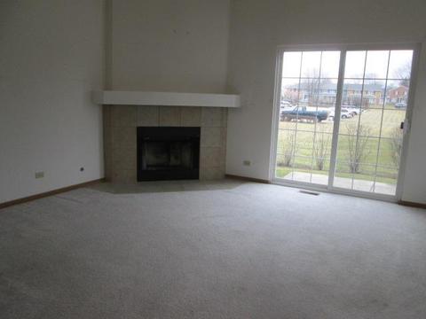 19 Cunningham Ln, Park Forest, IL 60466 photo 2