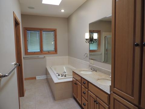 700 30th St, Peru, IL 61354 photo 18